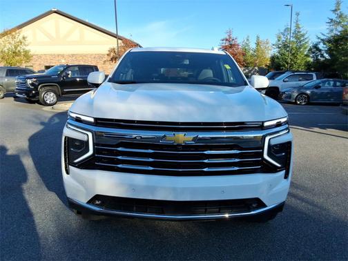 2025 Chevrolet Suburban LT
