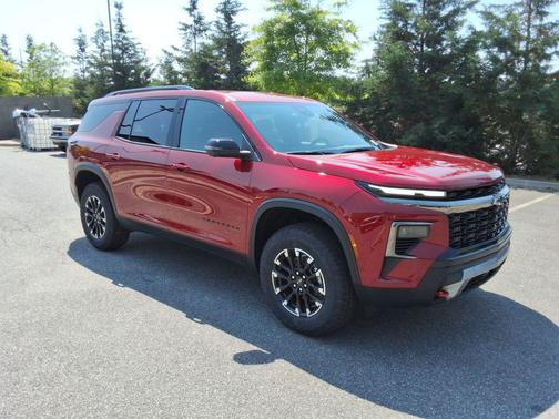 Radiant Red Tintcoat 2026 Chevrolet Traverse Z71
