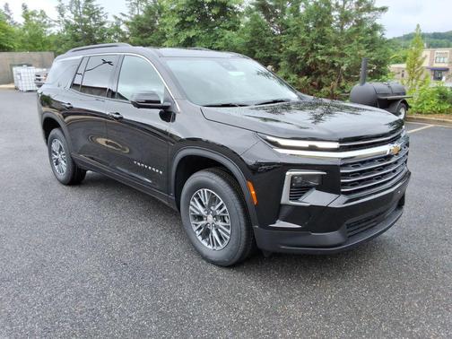 Mosaic Black Metallic 2026 Chevrolet Traverse LT