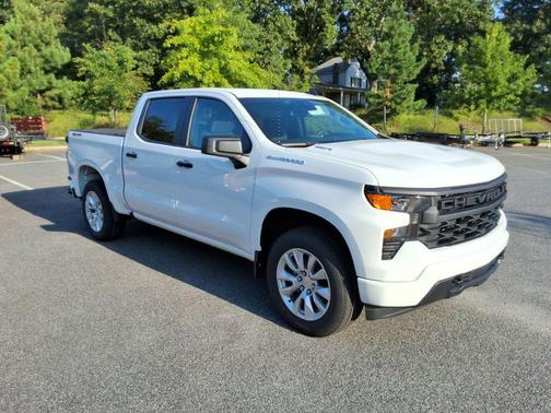 Summit White 2026 Chevrolet Silverado 1500 Custom