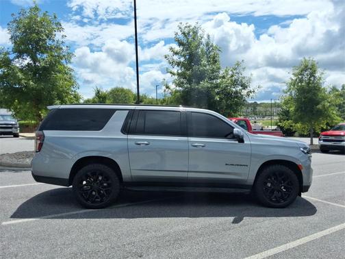 2023 Chevrolet Suburban RST