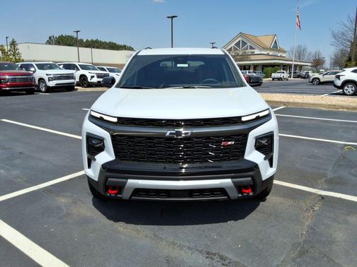 Polar White Tricoat 2026 Chevrolet Traverse Z71