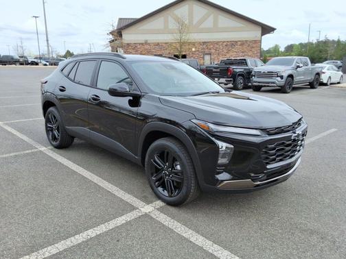 Mosaic Black Metallic 2026 Chevrolet Trax ACTIV