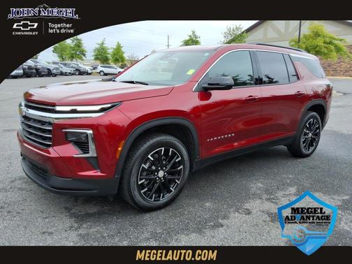 Radiant Red Tintcoat 2025 Chevrolet Traverse LT