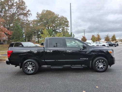 2021 Nissan Titan SV