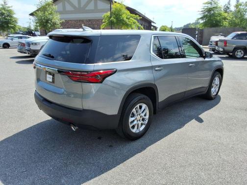 Sterling Gray Metallic 2023 Chevrolet Traverse LS