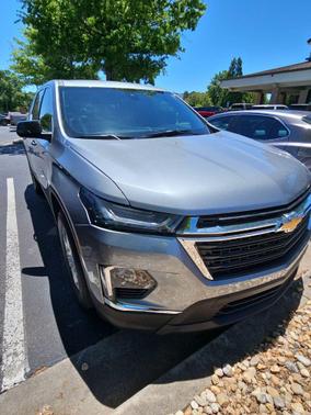 Sterling Gray Metallic 2023 Chevrolet Traverse LS