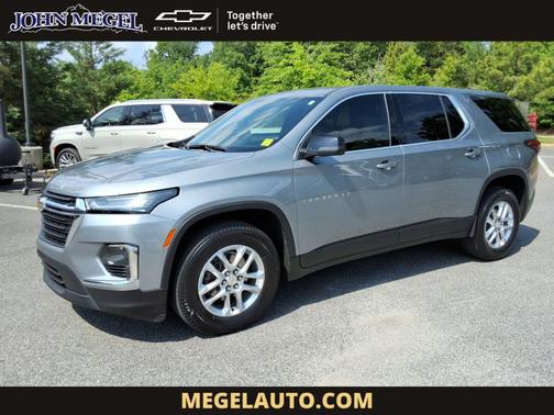 Sterling Gray Metallic 2023 Chevrolet Traverse LS