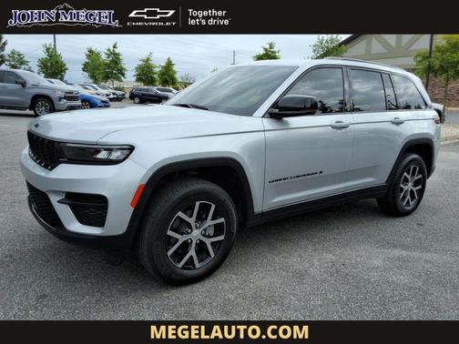 Silver Zynith 2025 Jeep Grand Cherokee Altitude