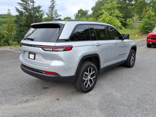 Silver Zynith 2025 Jeep Grand Cherokee Altitude