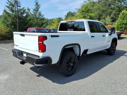 Summit White 2026 Chevrolet Silverado 2500 LT