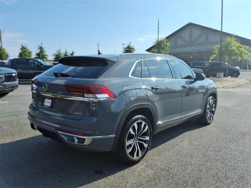 2022 Volkswagen Atlas Cross Sport 3.6L V6 SEL Premium R-Line