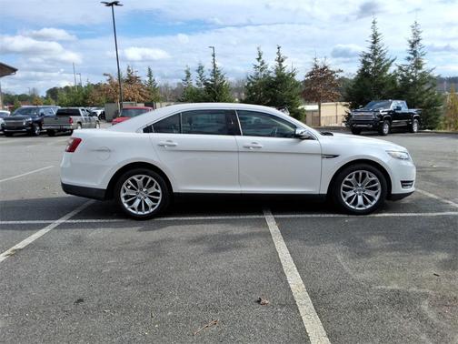 2019 Ford Taurus Limited
