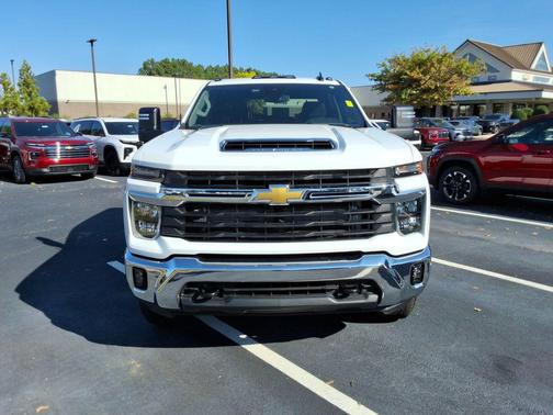 Summit White 2025 Chevrolet Silverado 2500 LT