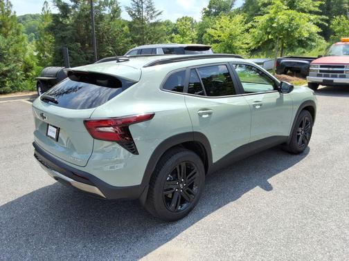 Cacti Green 2026 Chevrolet Trax FWD ACTIV