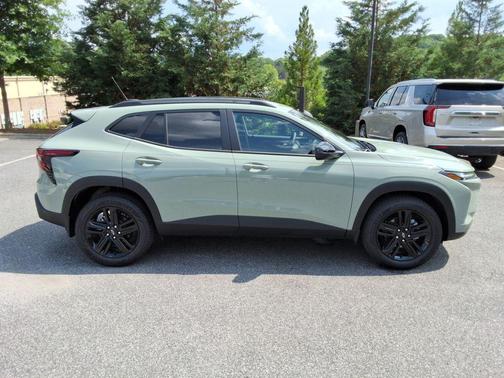 Cacti Green 2026 Chevrolet Trax FWD ACTIV