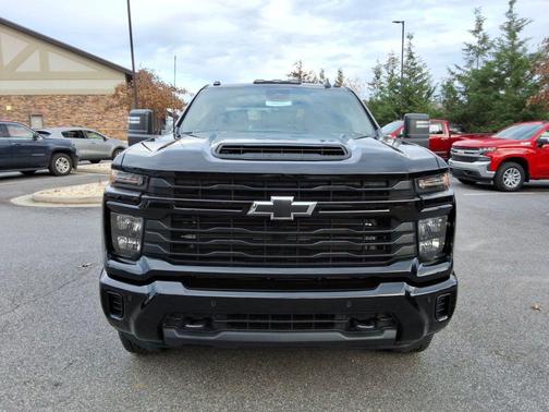 Black 2026 Chevrolet Silverado 2500 Custom
