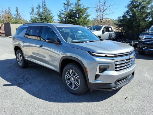 Sterling Gray Metallic 2026 Chevrolet Traverse LT