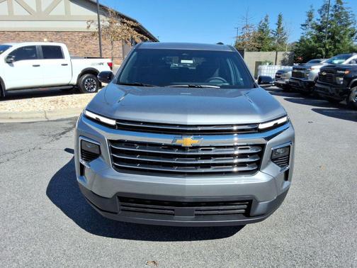 Sterling Gray Metallic 2026 Chevrolet Traverse LT