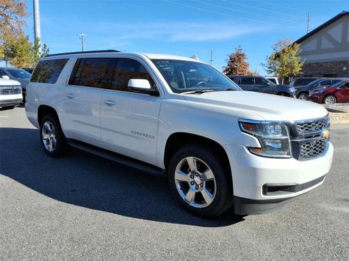 2017 Chevrolet Suburban LT