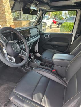 2024 Jeep Wrangler Sahara