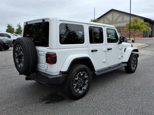 2024 Jeep Wrangler Sahara