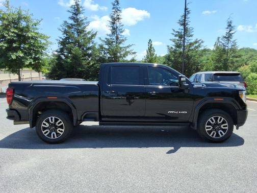 Onyx Black 2023 GMC Sierra 2500 AT4