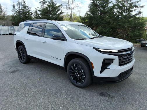 Summit White 2026 Chevrolet Traverse LT