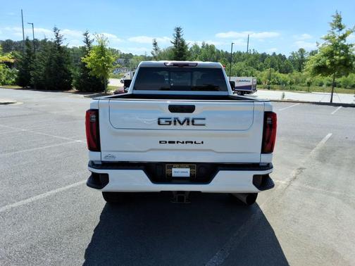 White Frost Tricoat 2025 GMC Sierra 2500 Denali Ultimate