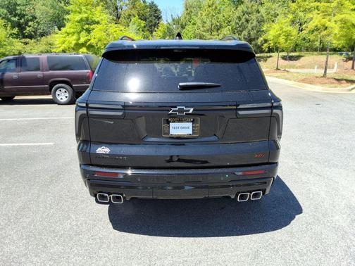 Mosaic Black Metallic 2026 Chevrolet Traverse RS