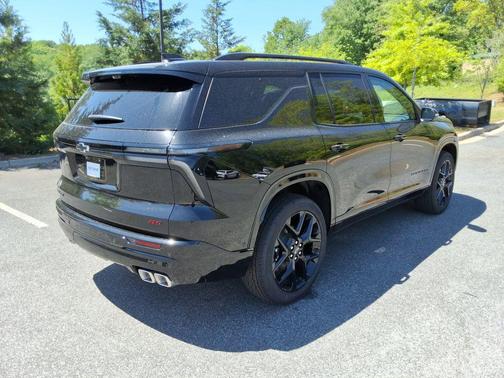 Mosaic Black Metallic 2026 Chevrolet Traverse RS