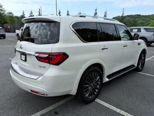 Moonstone White 2022 INFINITI QX80 SENSORY