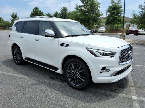Moonstone White 2022 INFINITI QX80 SENSORY