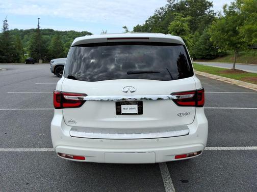 Moonstone White 2022 INFINITI QX80 SENSORY
