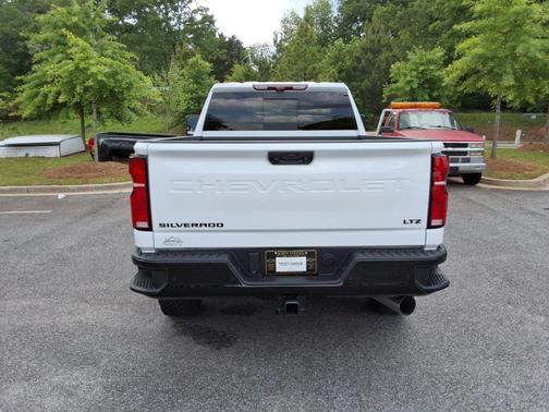 Summit White 2026 Chevrolet Silverado 2500 LTZ