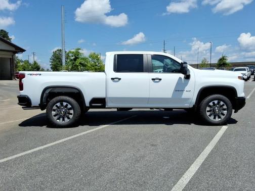 2025 Chevrolet Silverado 2500 Custom