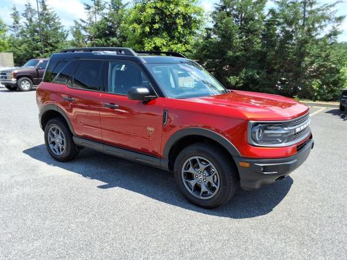 Hot Pepper Red Tinted Clearcoat 2022 Ford Bronco Sport Badlands