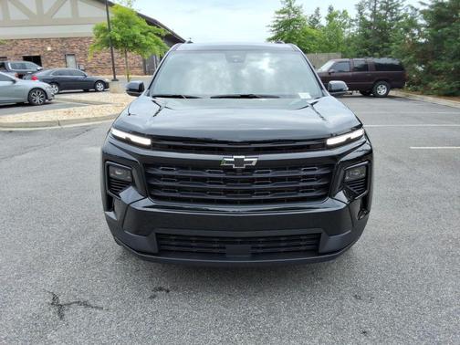 Mosaic Black Metallic 2026 Chevrolet Traverse LT