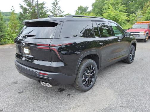 Mosaic Black Metallic 2026 Chevrolet Traverse LT