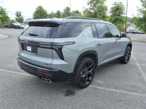 Sterling Gray Metallic 2025 Chevrolet Traverse RS