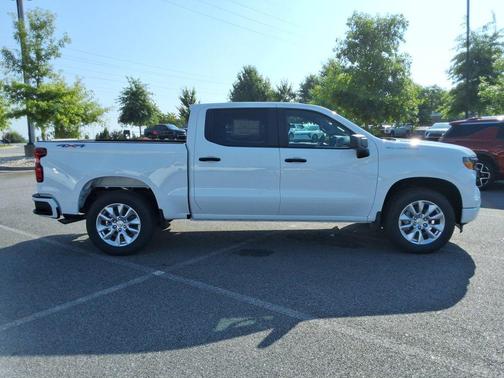 Summit White 2026 Chevrolet Silverado 1500 Custom