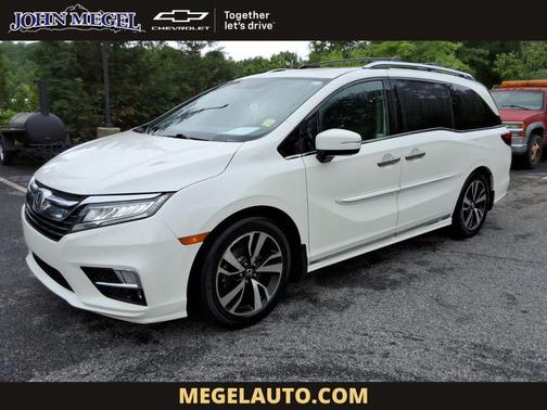 White Diamond Pearl 2019 Honda Odyssey Elite