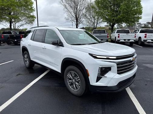 2025 Chevrolet Traverse LT