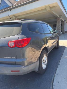 Cyber Gray Metallic 2012 Chevrolet Traverse LS