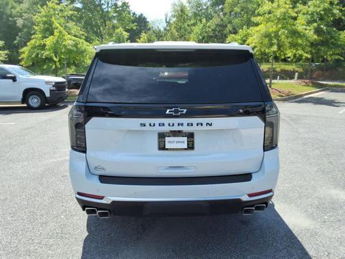 Polar White Tricoat 2026 Chevrolet Suburban High Country