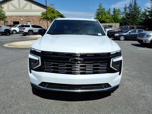 Polar White Tricoat 2026 Chevrolet Suburban High Country