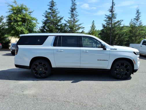 Polar White Tricoat 2026 Chevrolet Suburban High Country