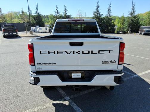 Summit White 2024 Chevrolet Silverado 3500 High Country