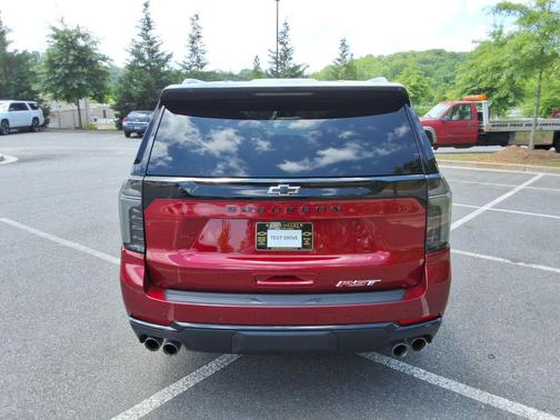 Radiant Red Tintcoat 2025 Chevrolet Suburban RST