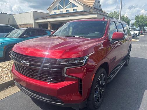 Radiant Red Tintcoat 2023 Chevrolet Suburban RST